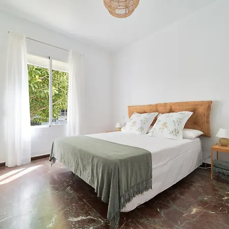 Estepona Beach Apartment شقة *